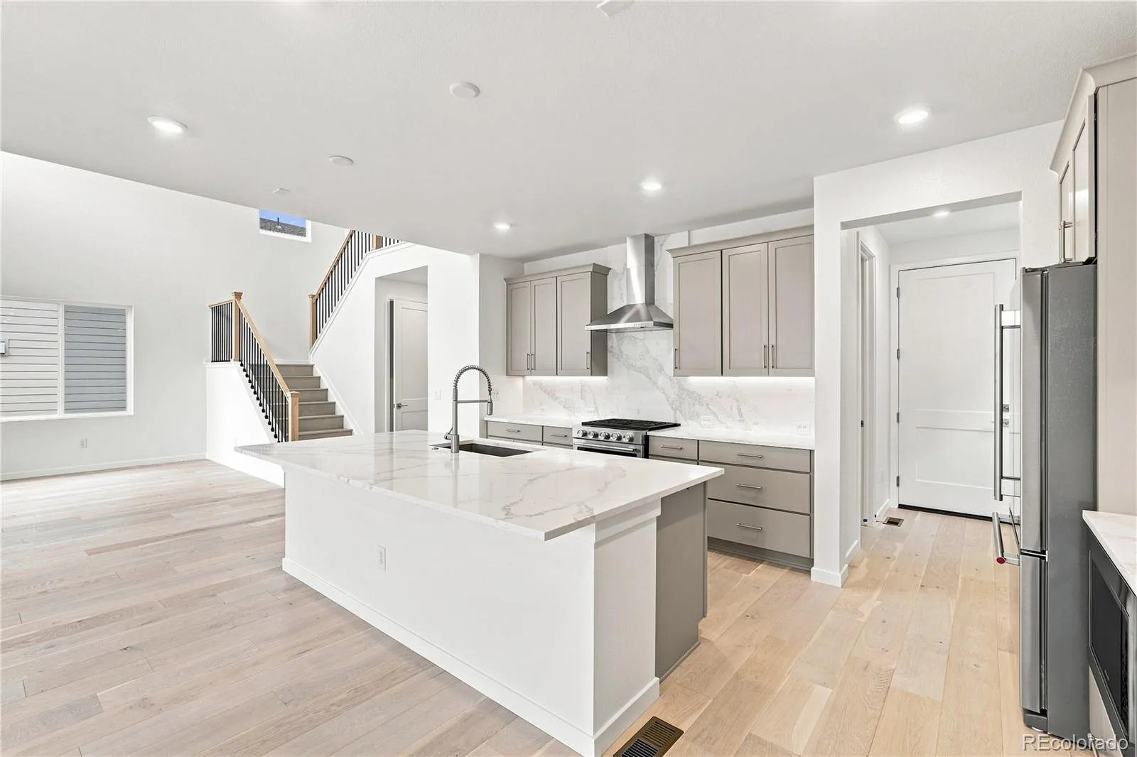 1211 Bridgefield Road Castle Pines CO 80108 | MLS #REC7296962 08242026160808 1600 25