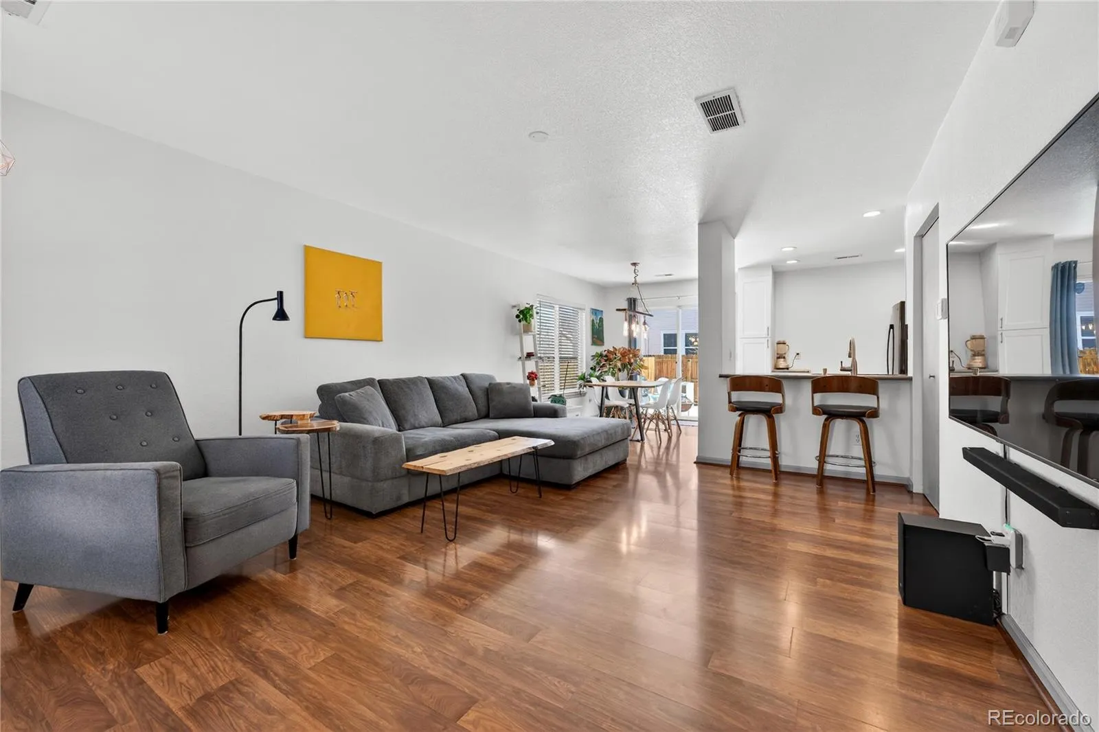 04142026010359 1600 1