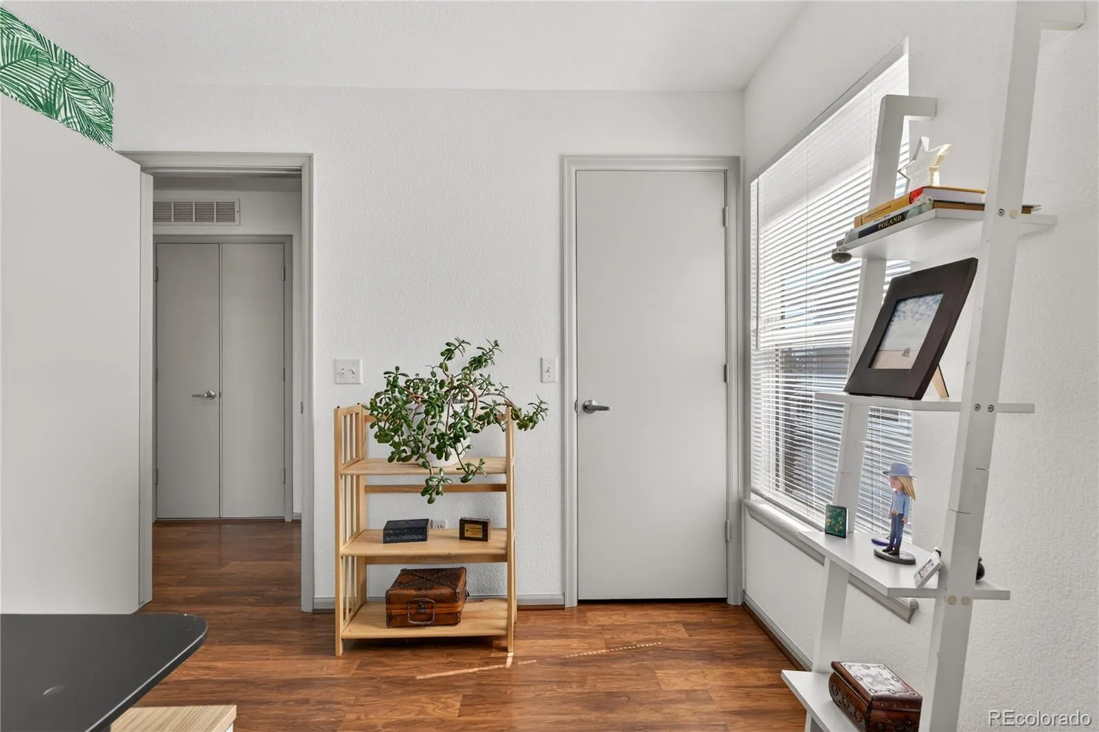 04142026010359 1600 14