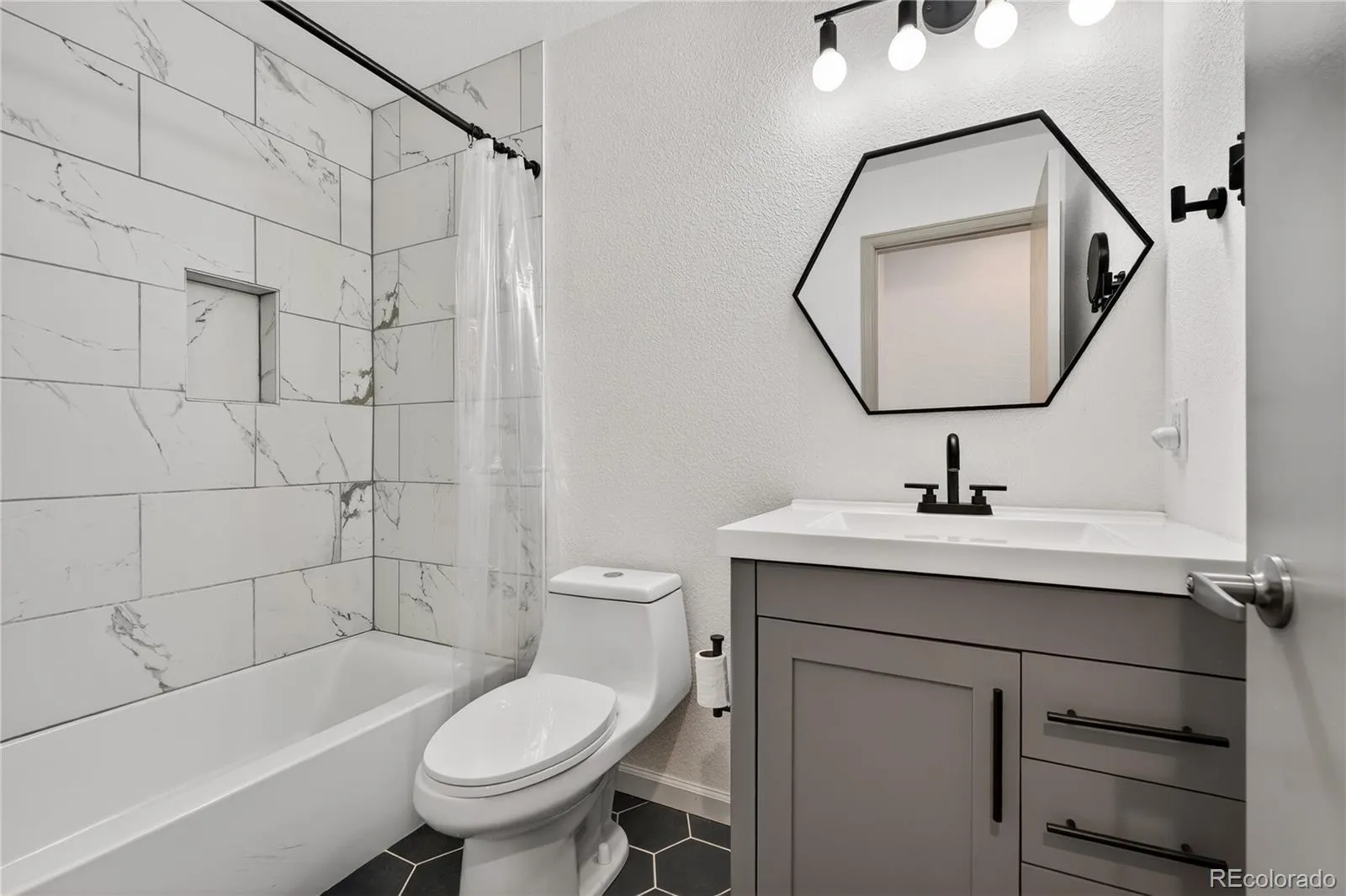 04142026010359 1600 15