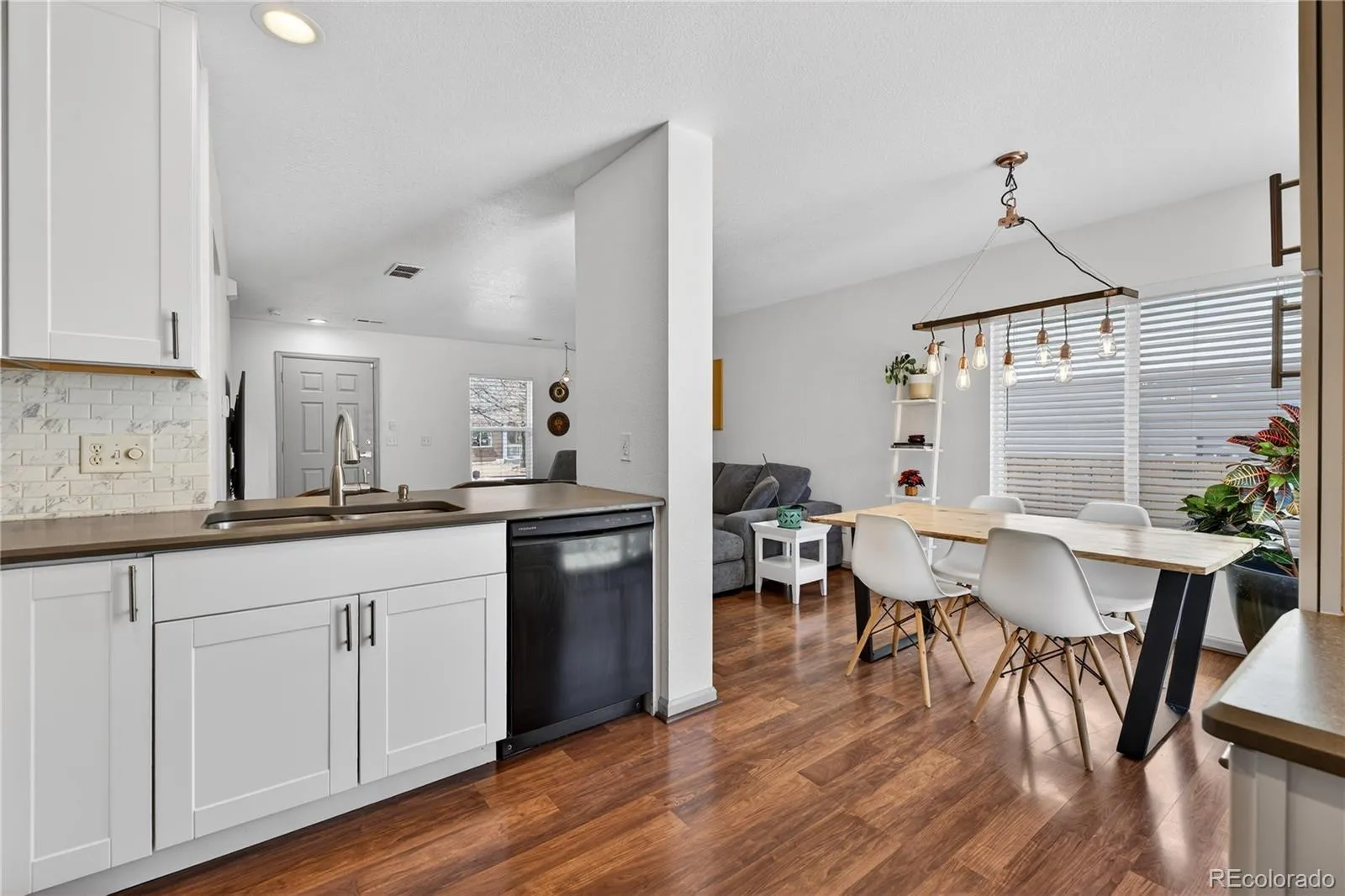 04142026010359 1600 9