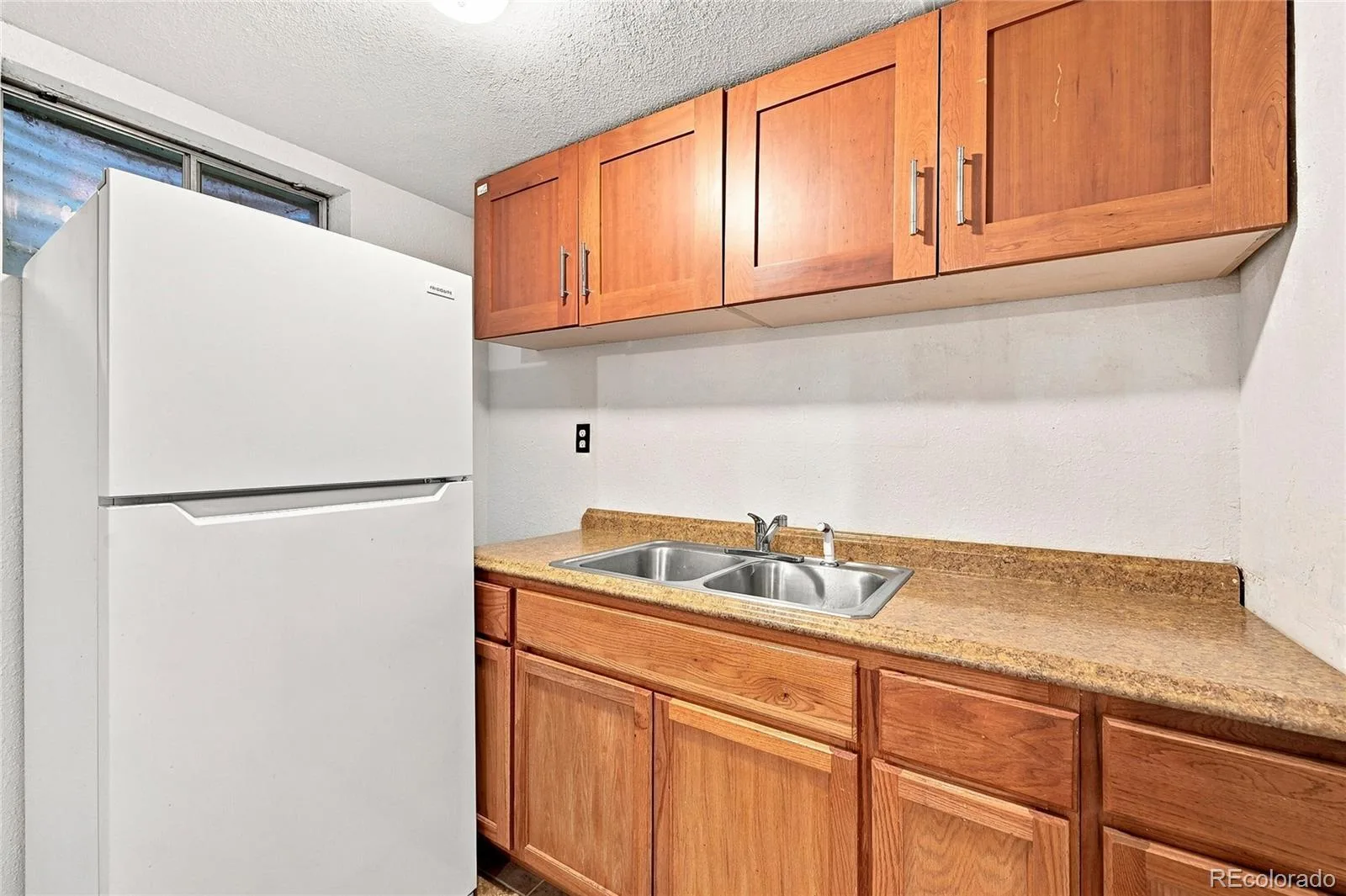 147 Paris Circle Aurora CO 80011 | MLS #REC7298980 08152026005722 1600 24