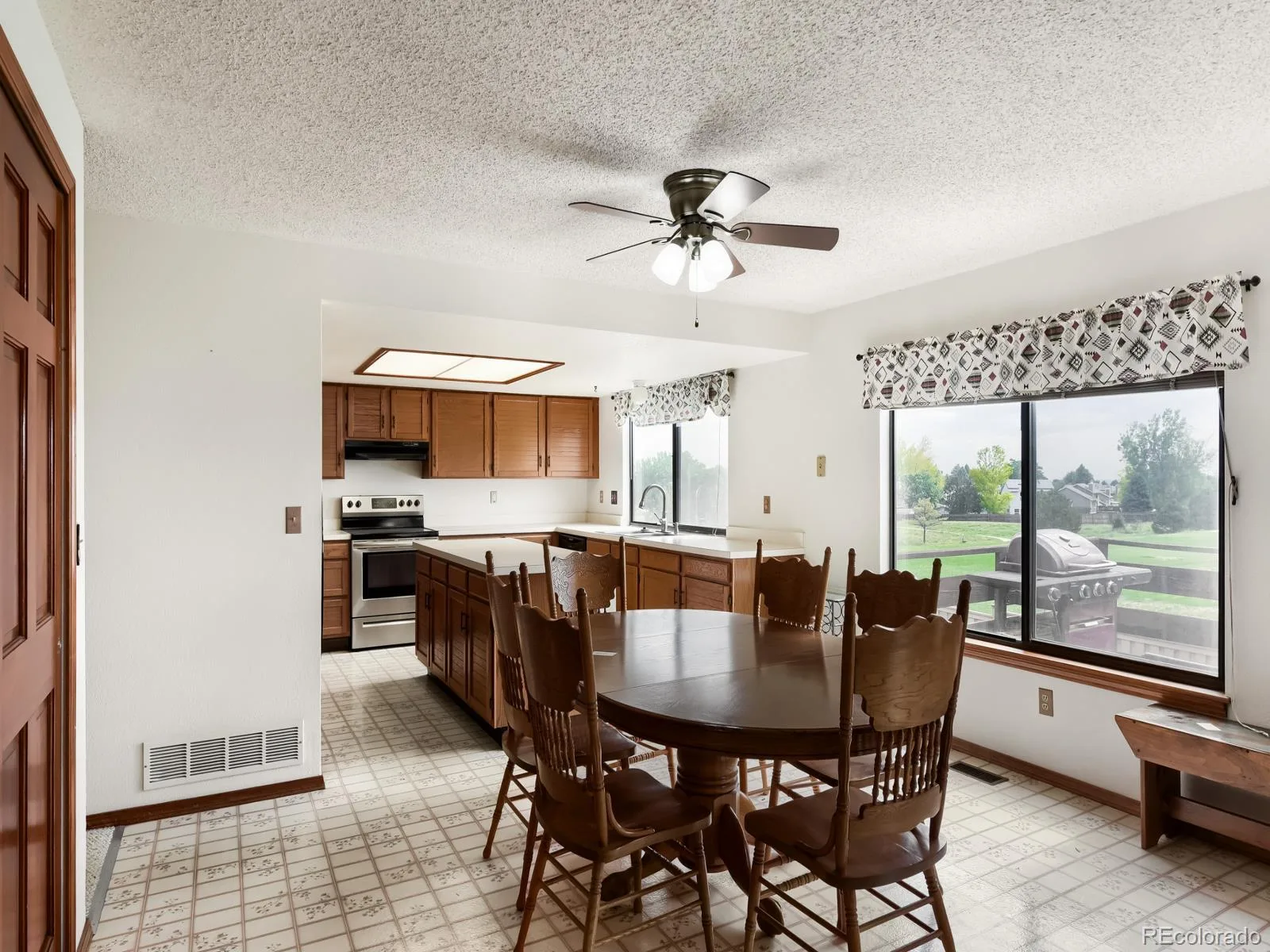12158 W PARK HILL Place Littleton CO 80127 | MLS #REC7302072 08282026014548 1600 20