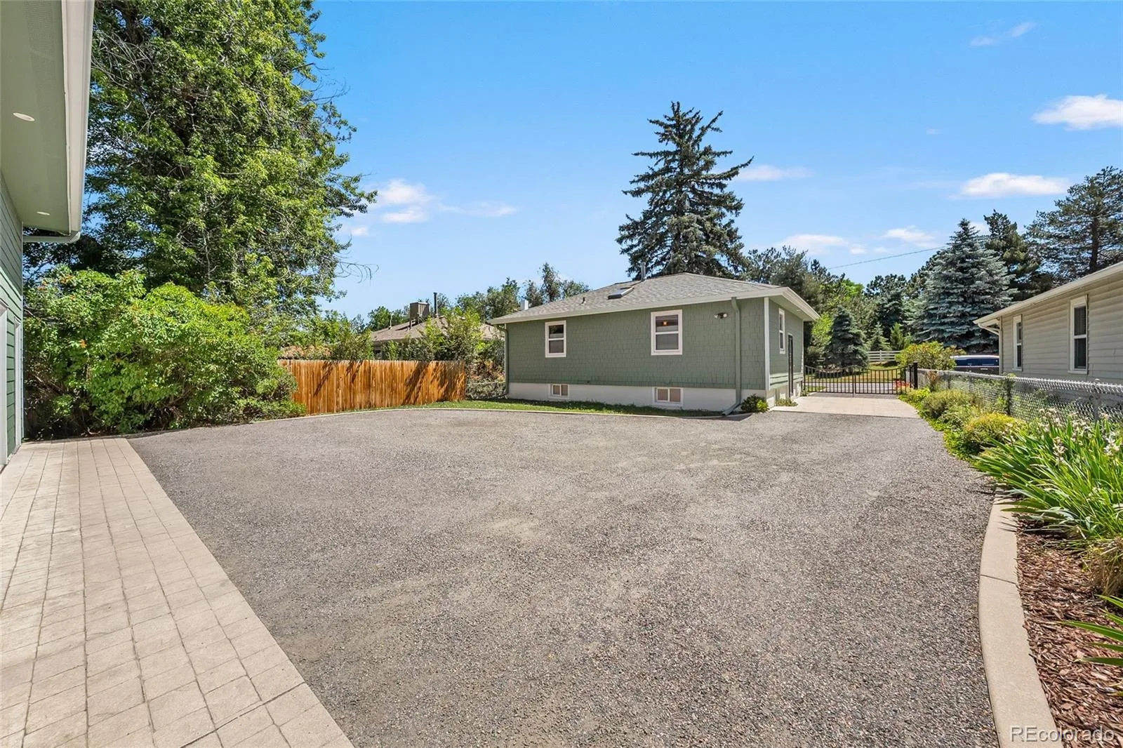 4243 S Clarkson Street Englewood CO 80113 MLS #REC7304129 07012026030516 1600 43