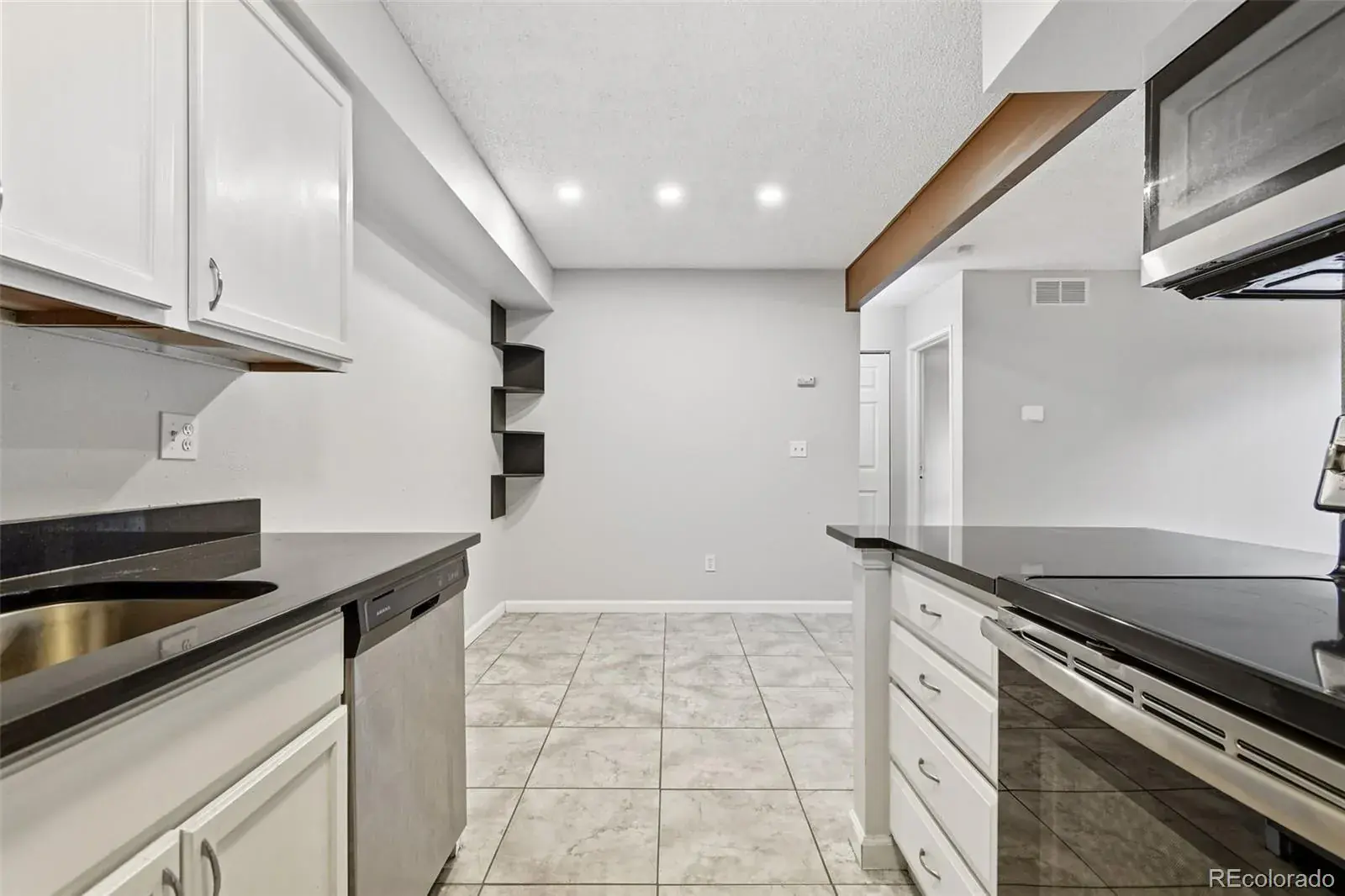10150 E Virginia Avenue #106 #9 Denver CO 80247 MLS #REC7304249 02252026163336 1600 13