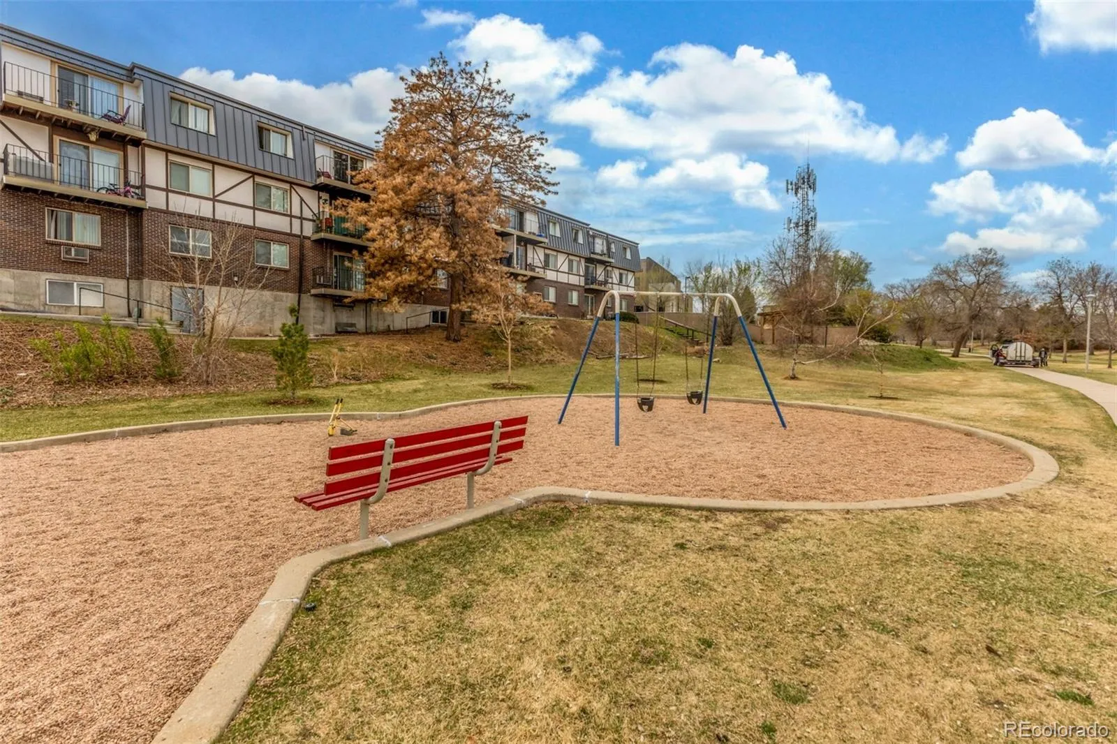 1958 S Carr Street Lakewood CO 80227 | MLS #REC7306356 05112026184108 1600 39