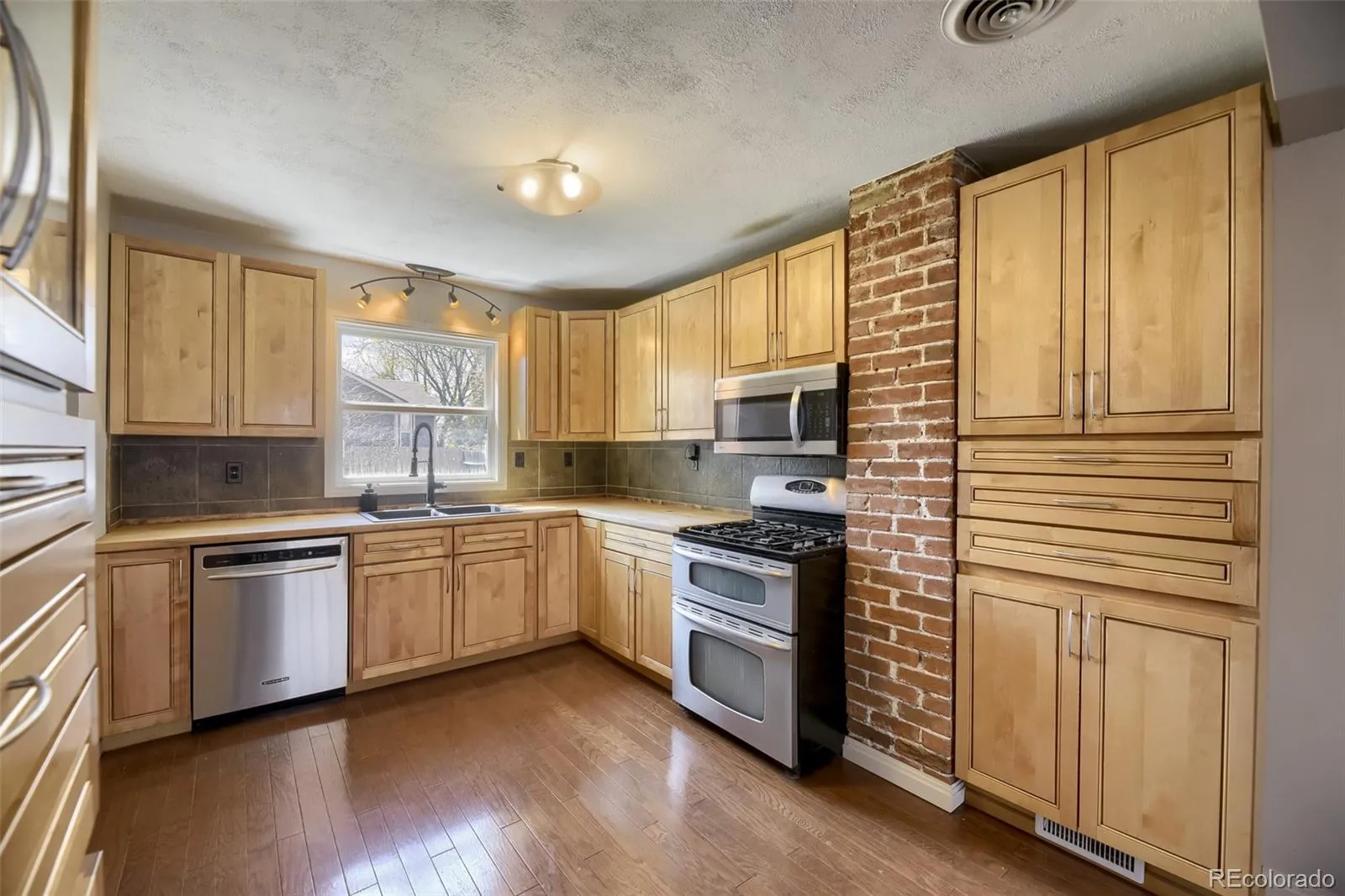 4058 S Lincoln Street Englewood CO 80113 MLS #REC7309642 04202026202453 1600 12