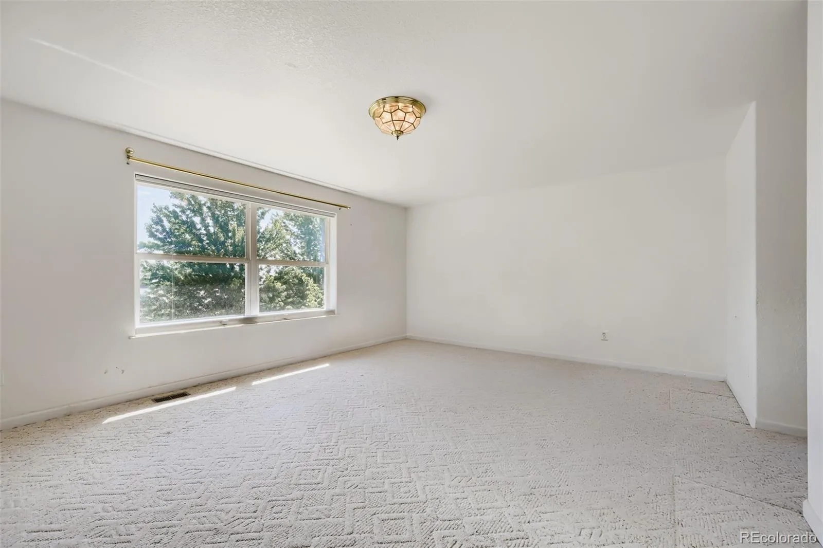 15 Carla Circle Broomfield CO 80020 | MLS #REC7318850 08172026193601 1600 19