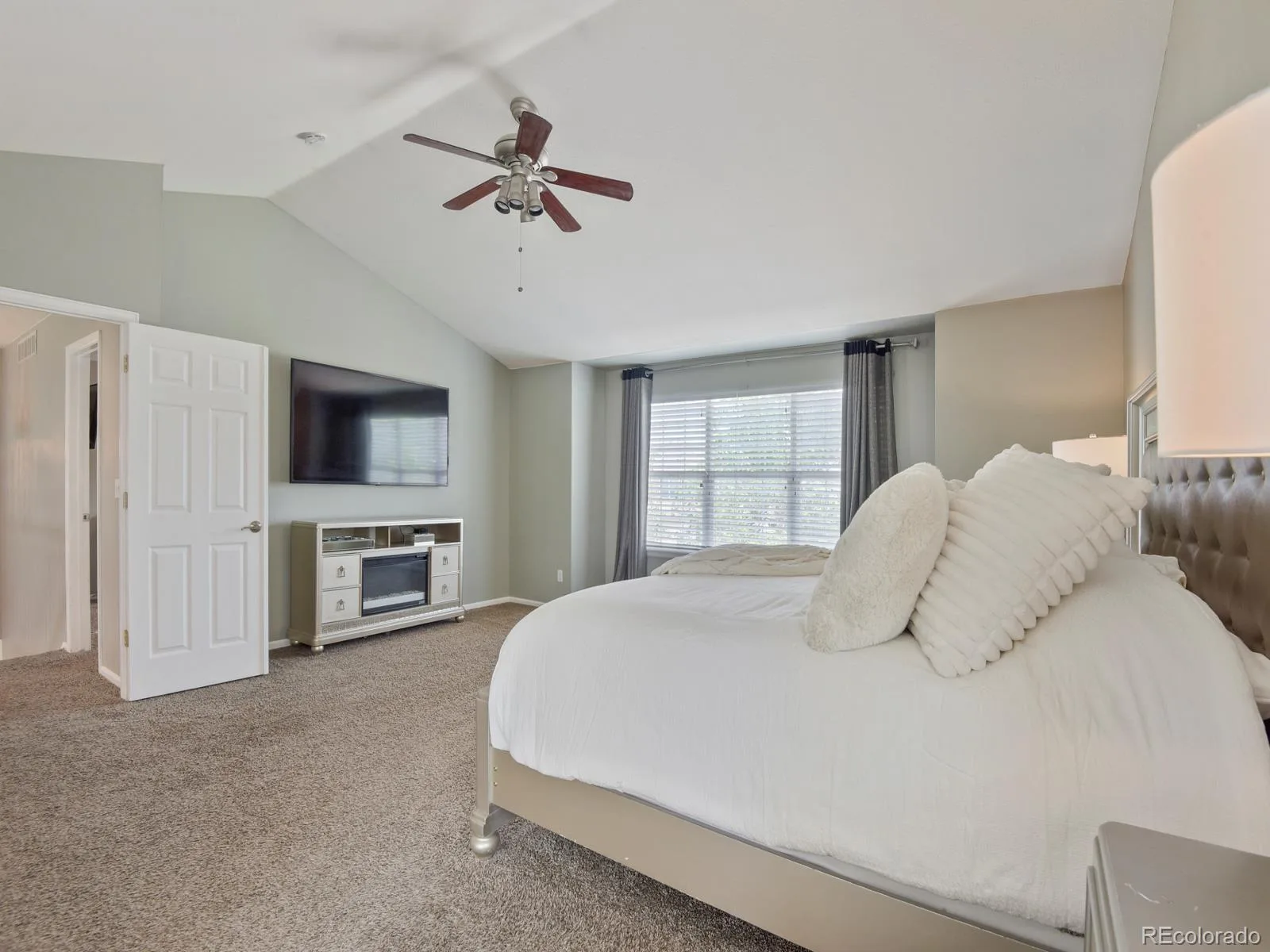 5957 S Helena Street Centennial CO 80016 MLS #REC7319832 06122026173611 1600 11