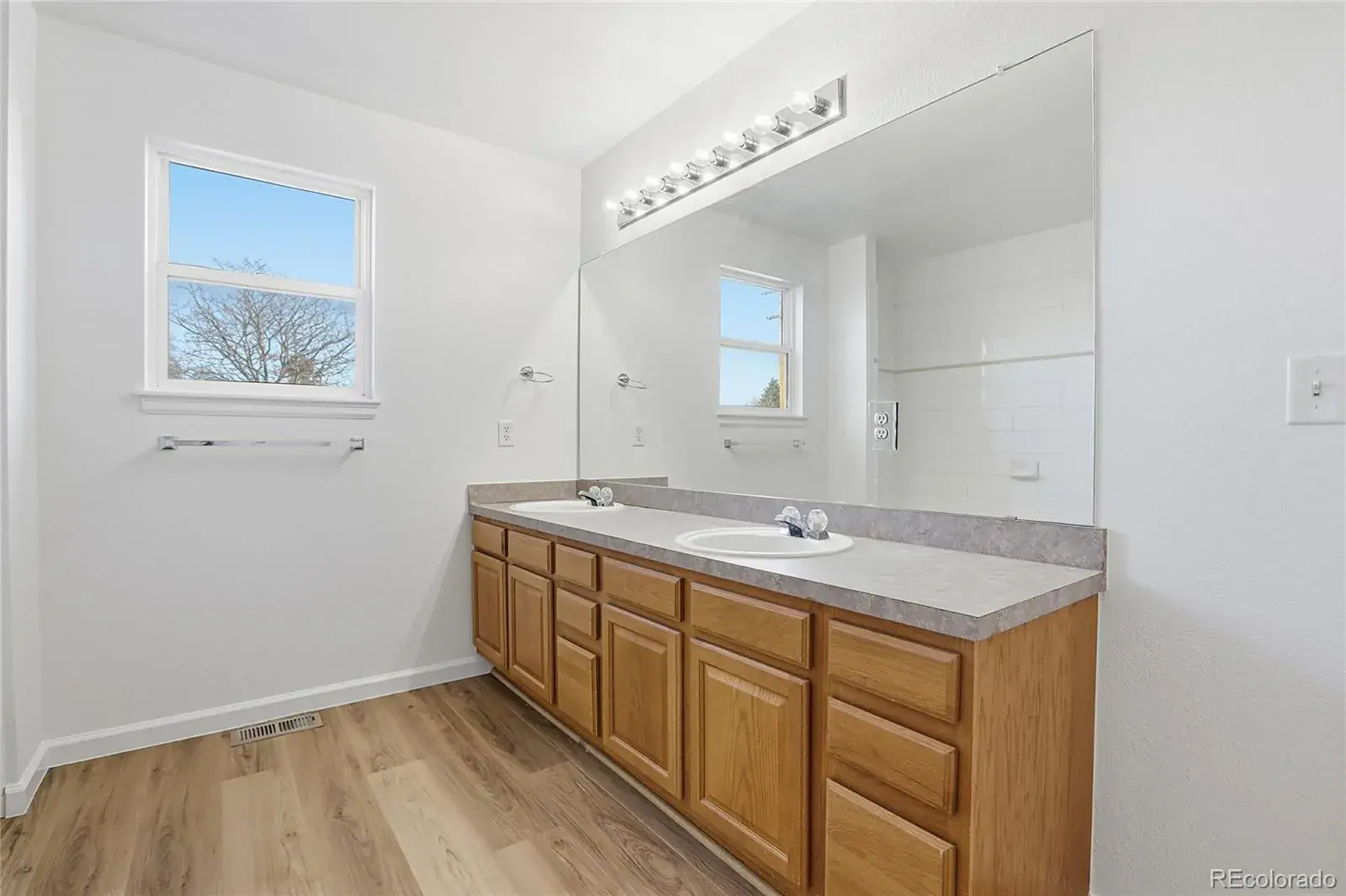 01222026233445 1600 22