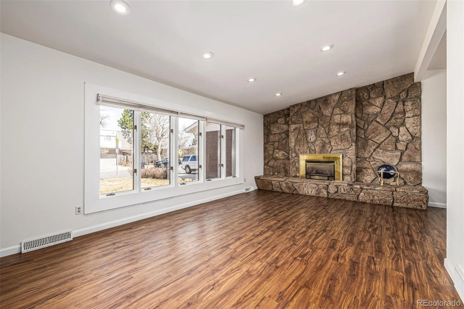 529 S Magnolia Lane Denver CO 80224 MLS #REC7321952 05232026102714 1600 14