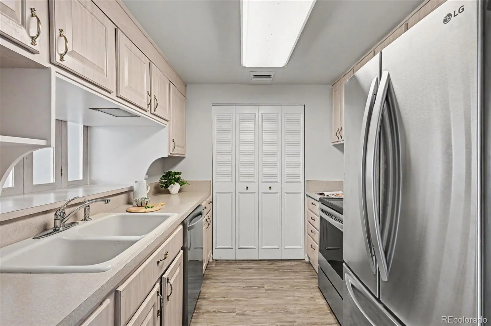 3131 E Alameda Avenue #301 Denver CO 80209 MLS #REC7323539 06052026064132 1600 5