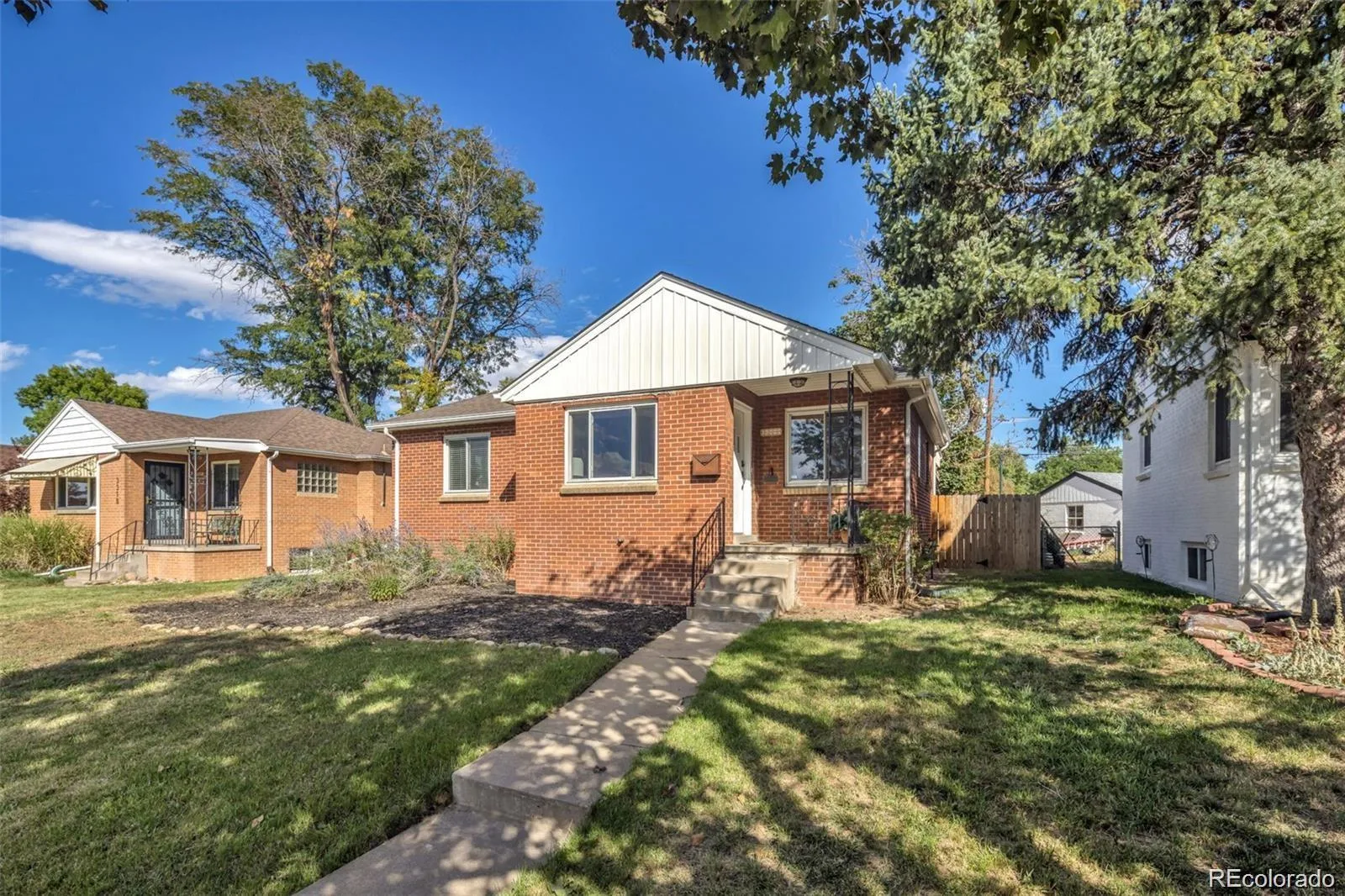 3300 Bellaire Street Denver CO 80207 | MLS #REC7328231 08262026210349 1600 31
