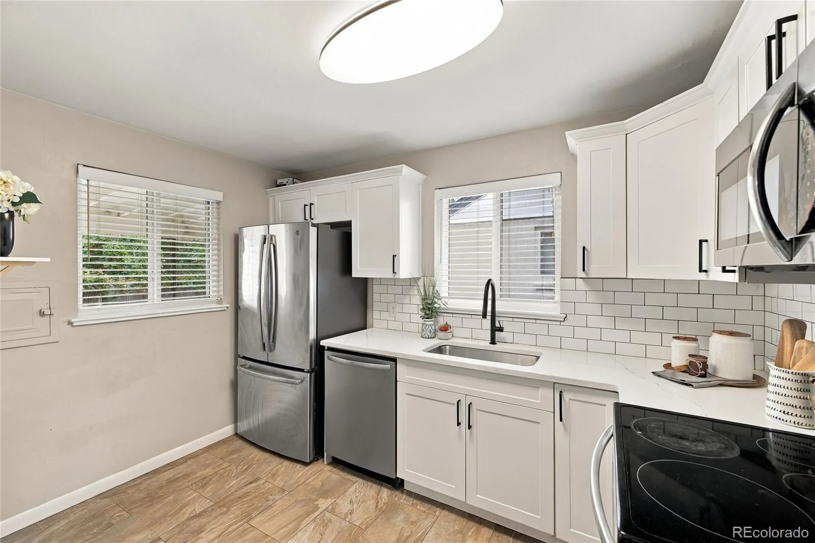 3300 Bellaire Street Denver CO 80207 | MLS #REC7328231 10012026215803 1600 19