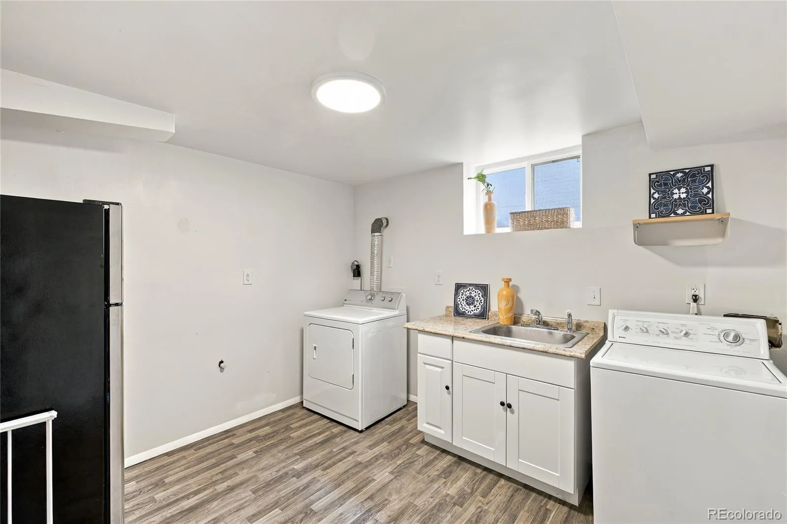3300 Bellaire Street Denver CO 80207 | MLS #REC7328231 10012026215803 1600 25