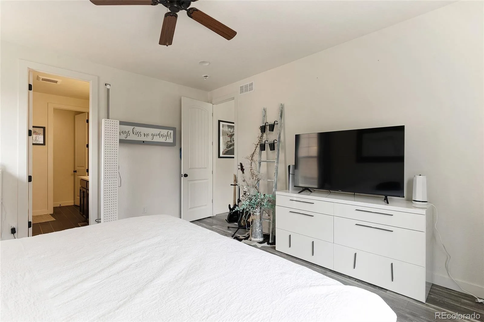 7858 S Flat Rock Court Aurora CO 80016 | MLS #REC7330026 08112026191913 1600 18