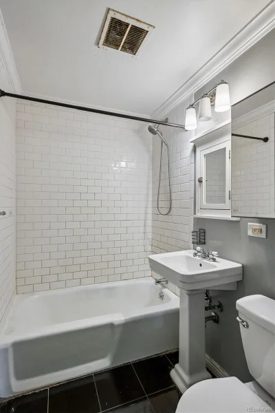 2642 S Vine Street Denver CO 80210 | MLS #REC7330150 08282026211846 800 22