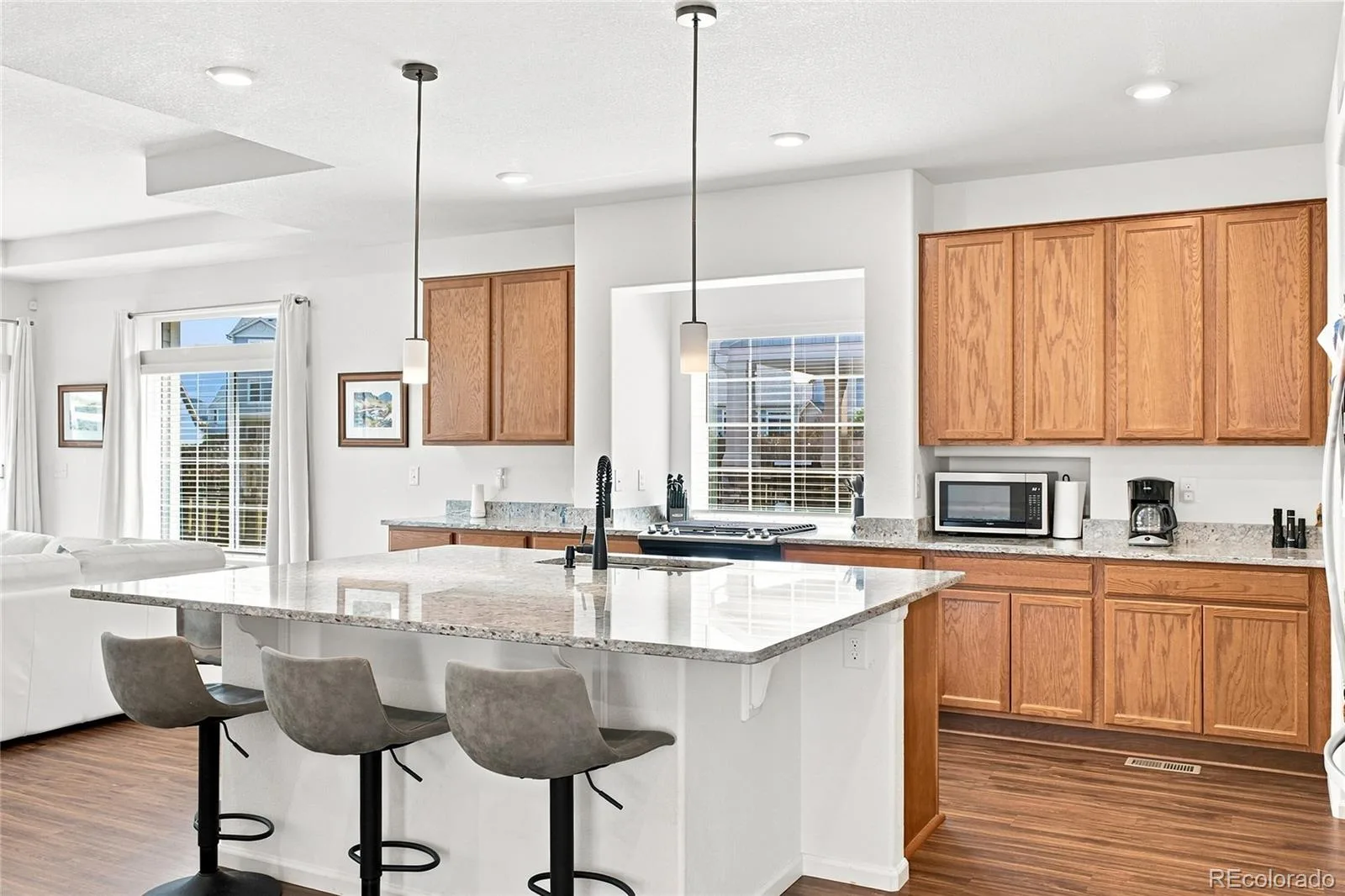 58 S Oak Hill Court Aurora CO 80018 | MLS #REC7334665 08092026172549 1600 2
