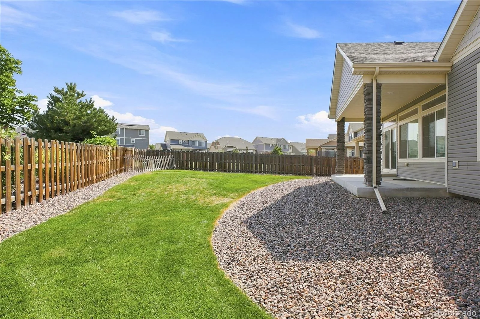 58 S Oak Hill Court Aurora CO 80018 | MLS #REC7334665 08092026172549 1600 43