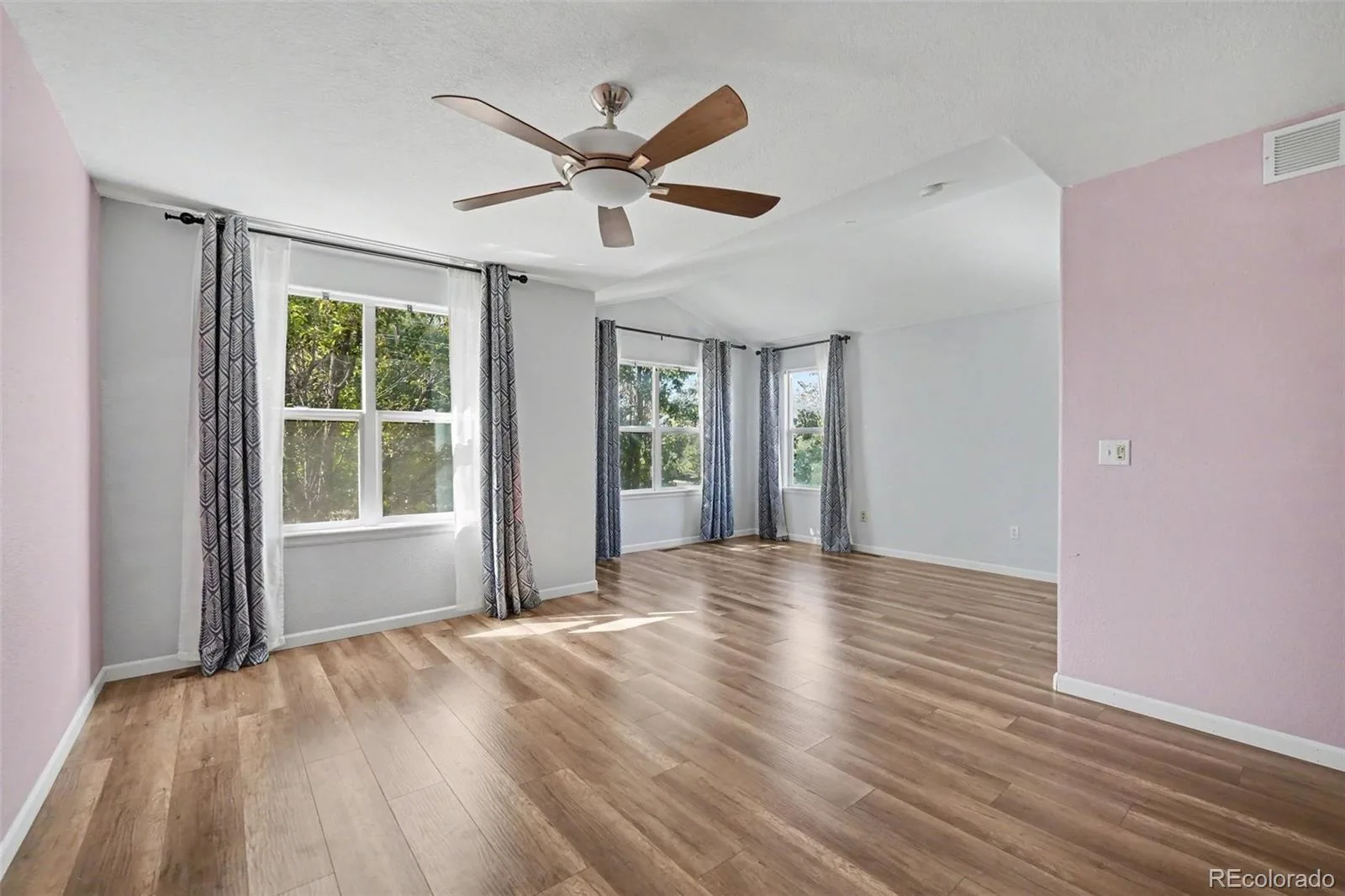 1668 S Dayton Street Aurora CO 80247 | MLS #REC7334847 10092026012153 1600 11