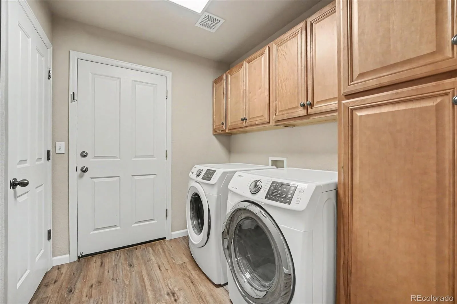 1668 S Dayton Street Aurora CO 80247 | MLS #REC7334847 10092026012153 1600 20