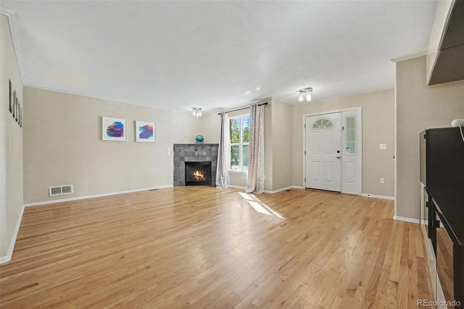 1668 S Dayton Street Aurora CO 80247 | MLS #REC7334847 10092026012153 1600 5
