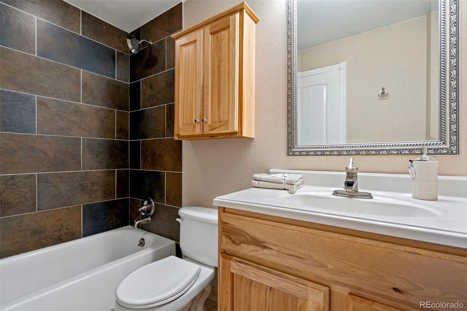 8330 Chase Drive Arvada CO 80003 | MLS #REC7334944 08132026204640 1600 20