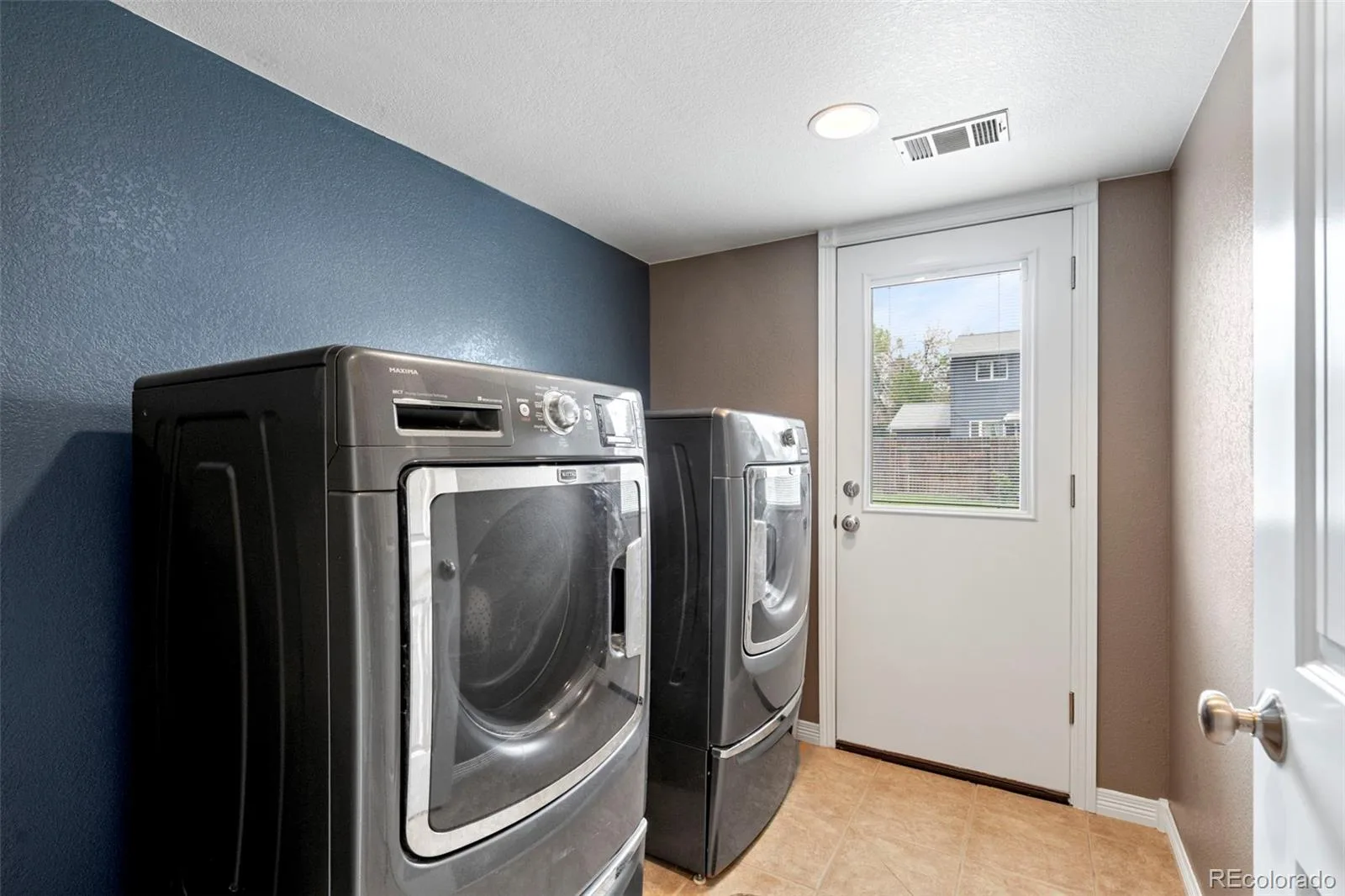8330 Chase Drive Arvada CO 80003 | MLS #REC7334944 08132026204640 1600 32