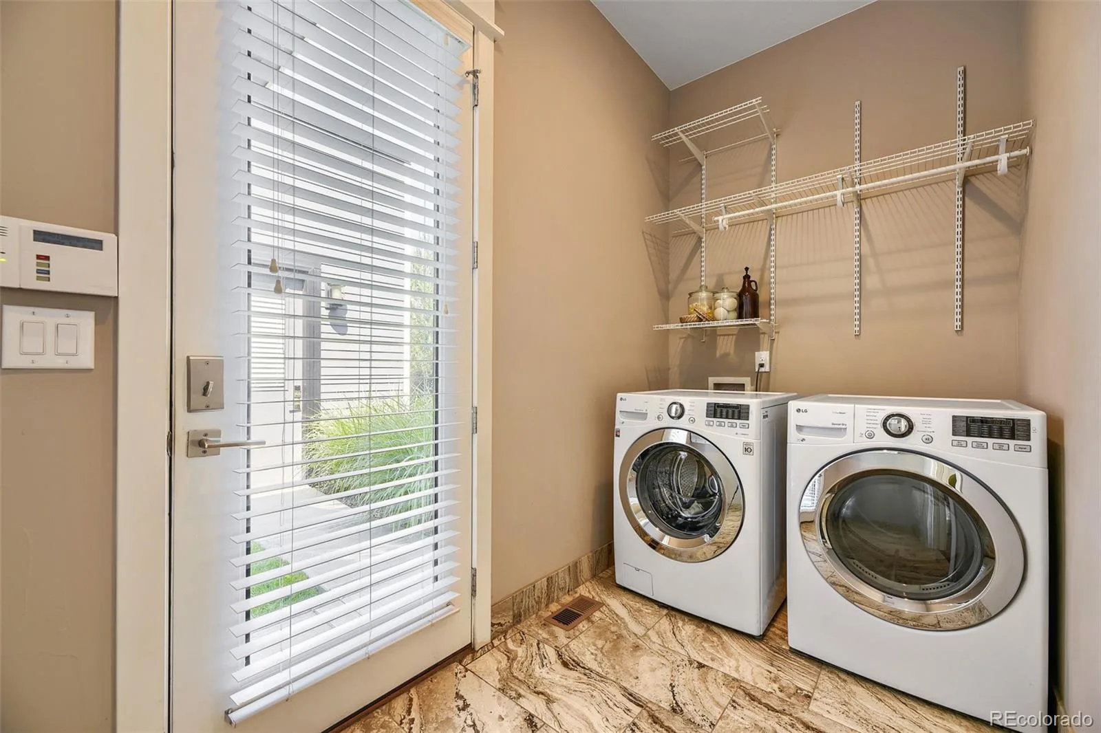 3275 S Logan Street Englewood CO 80113 | MLS #REC7335767 08292026005924 1600 13