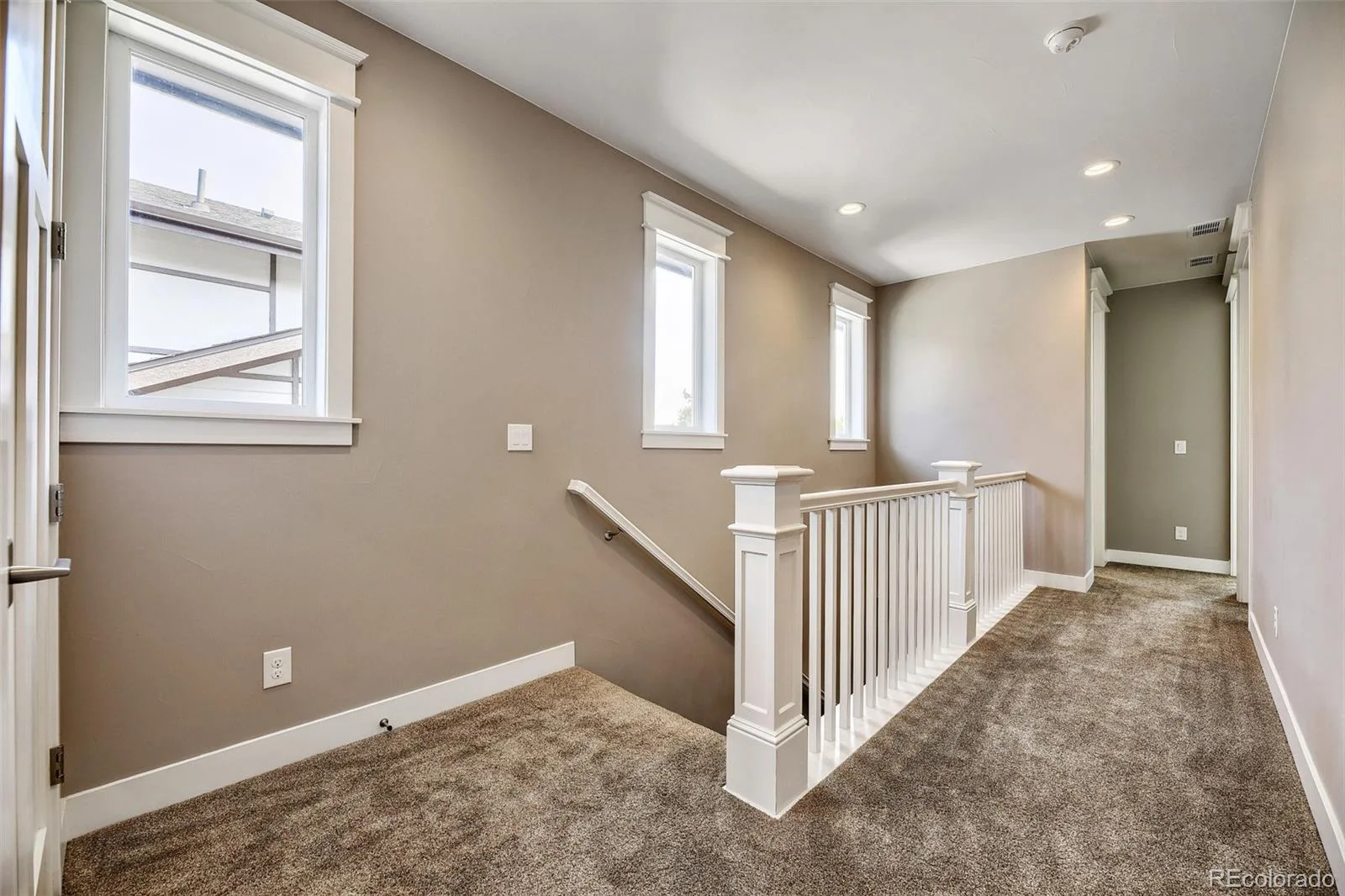3275 S Logan Street Englewood CO 80113 | MLS #REC7335767 08292026005924 1600 14