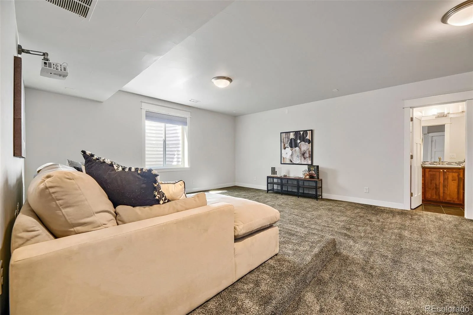 3275 S Logan Street Englewood CO 80113 | MLS #REC7335767 08292026005924 1600 25