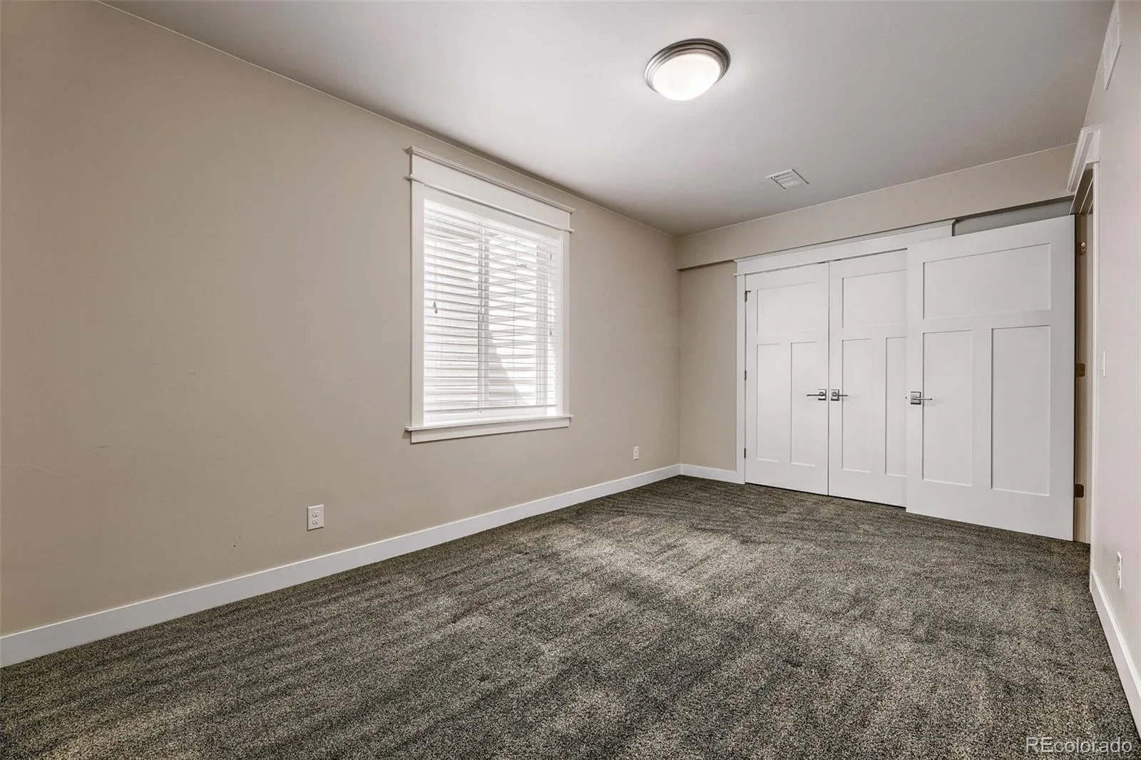 3275 S Logan Street Englewood CO 80113 | MLS #REC7335767 08292026005924 1600 27
