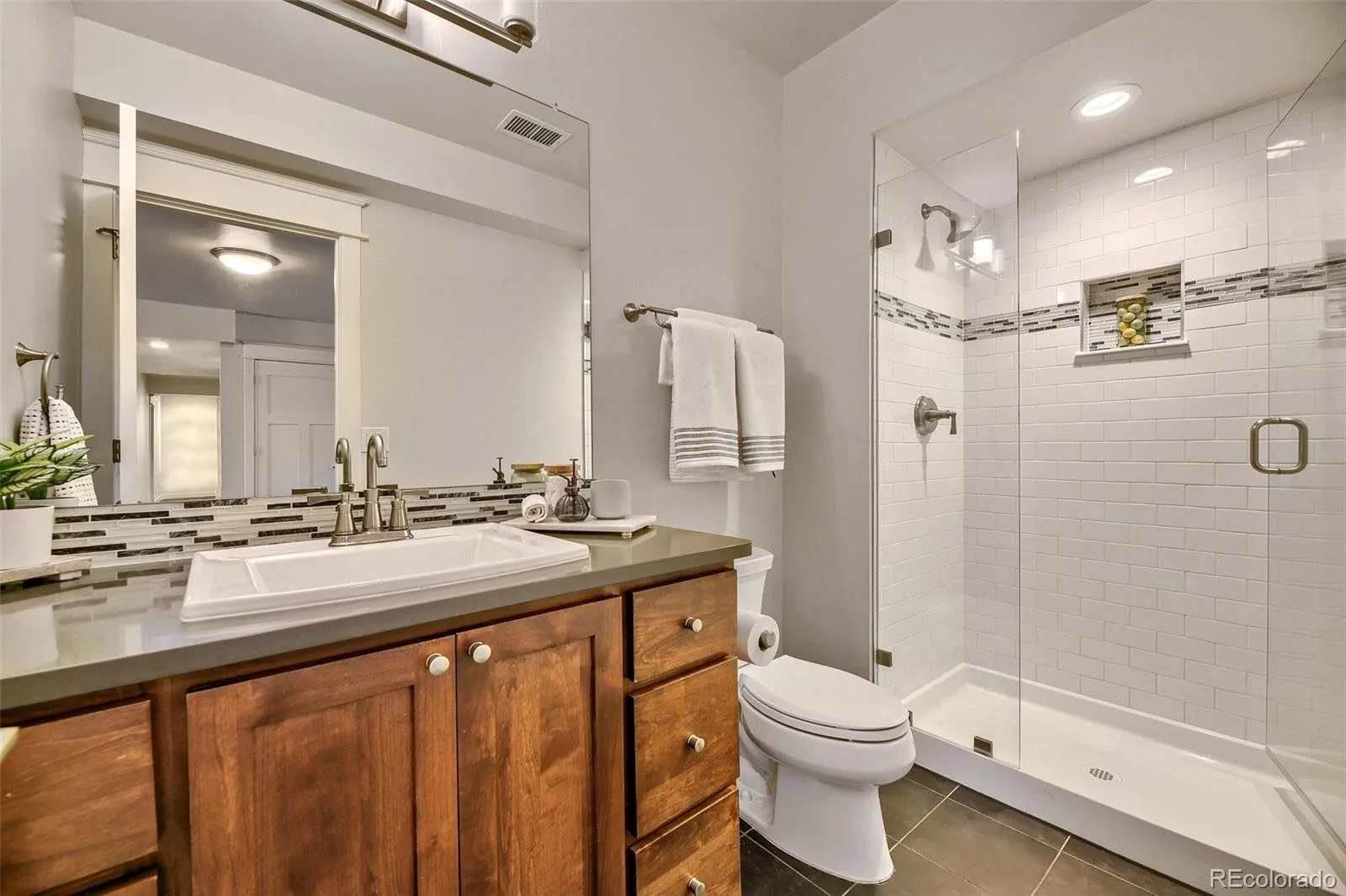 3275 S Logan Street Englewood CO 80113 | MLS #REC7335767 08292026005924 1600 29