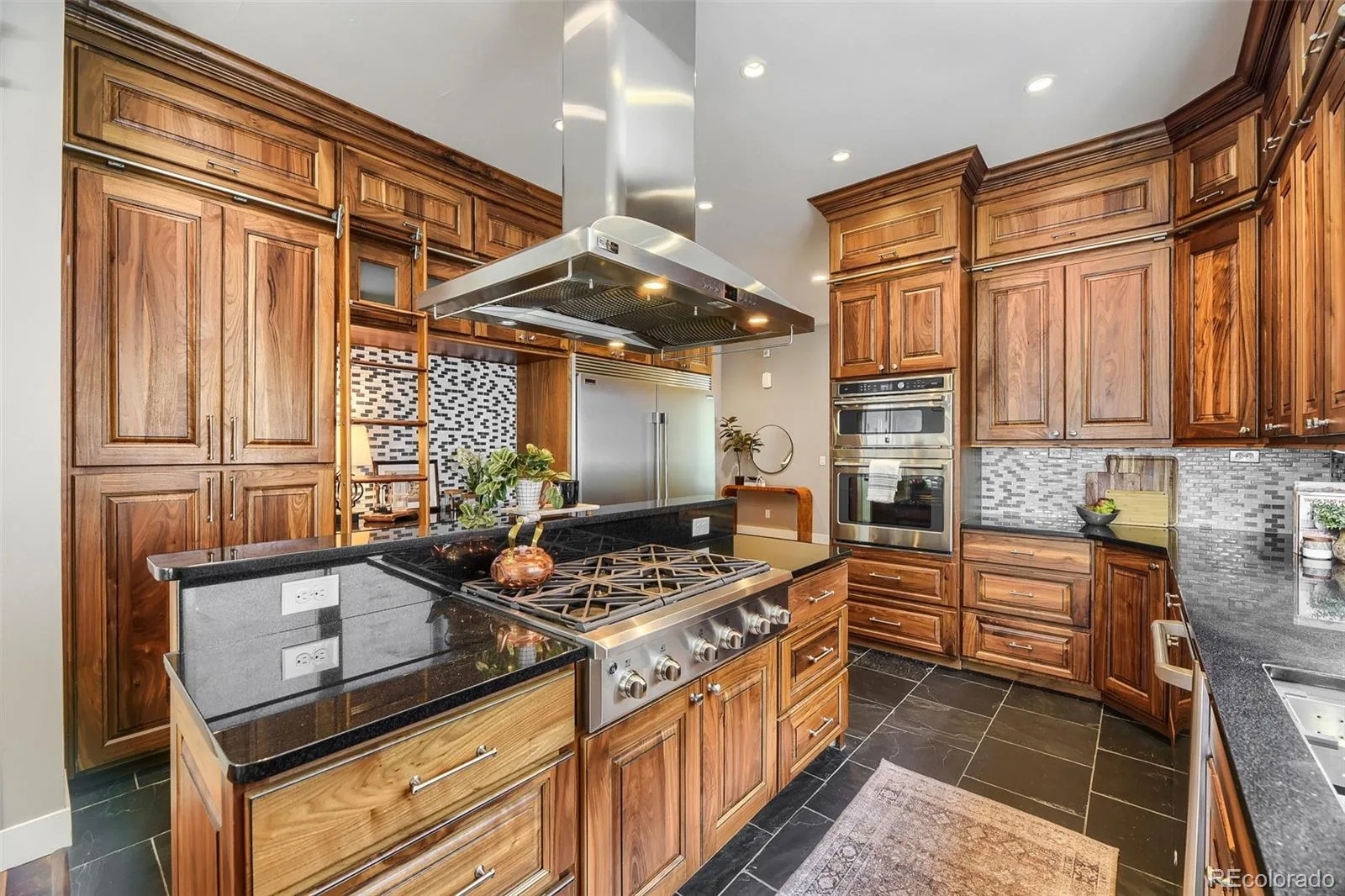 3275 S Logan Street Englewood CO 80113 | MLS #REC7335767 08292026005924 1600 5