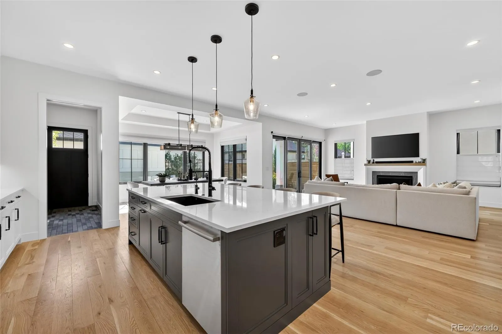 1740 S Ogden Street Denver CO 80210 MLS #REC7338460 05152026200719 1600 17