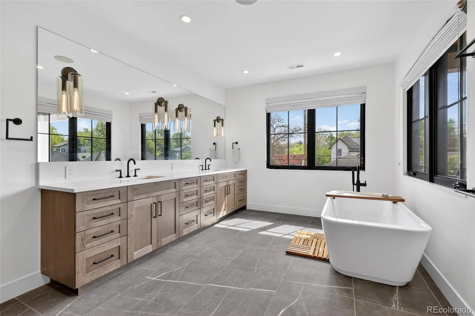 1740 S Ogden Street Denver CO 80210 MLS #REC7338460 05152026200719 1600 26