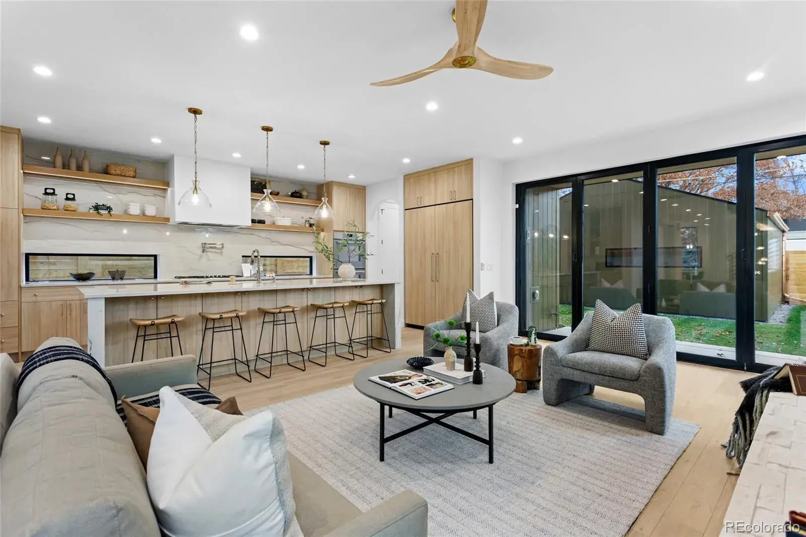 11142025150417 1600 10