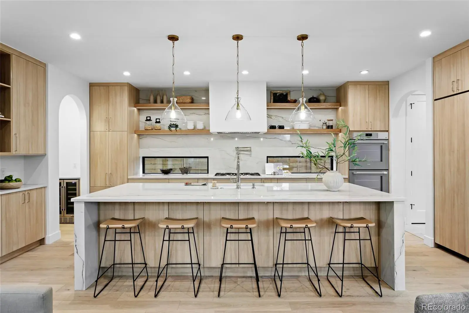 11142025150417 1600 12