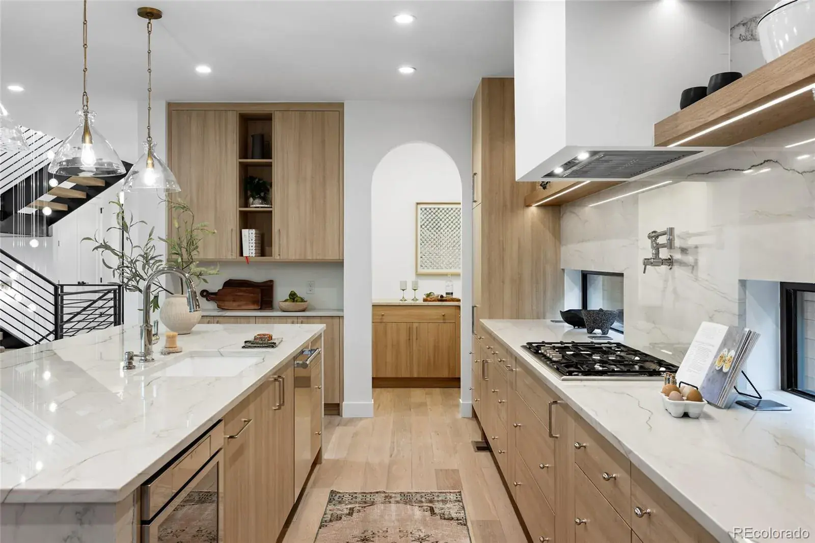 11142025150417 1600 13