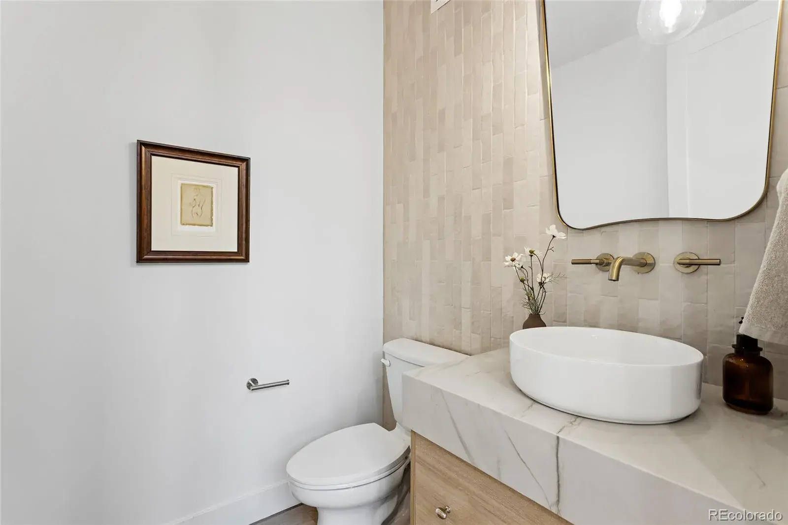 11142025150417 1600 18