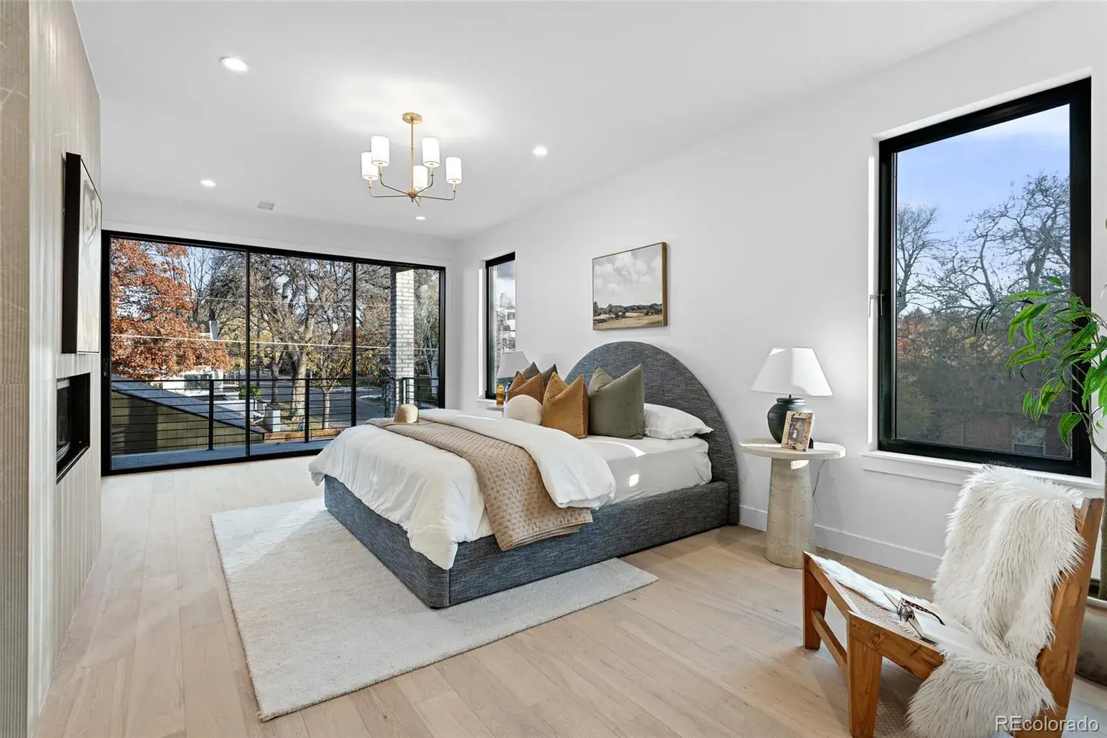 11142025150417 1600 21