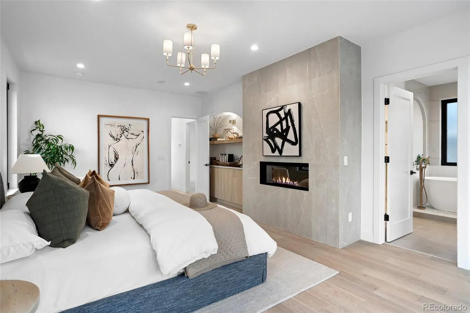 11142025150417 1600 22