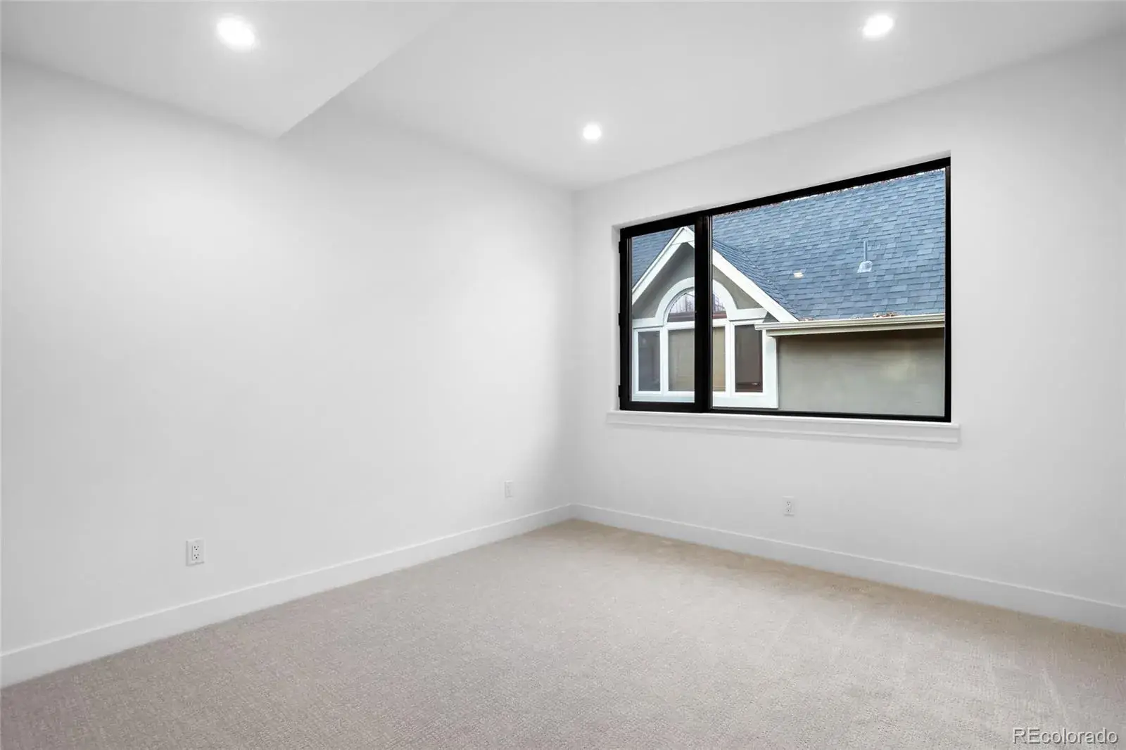 11142025150417 1600 27