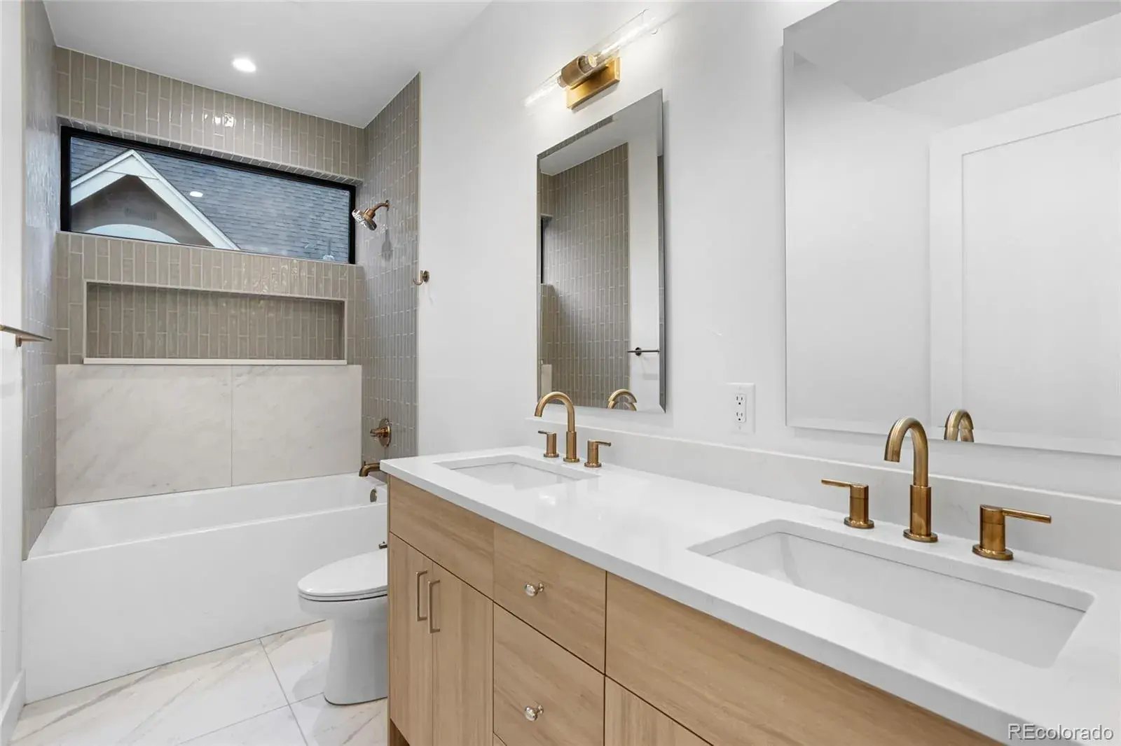 11142025150417 1600 28