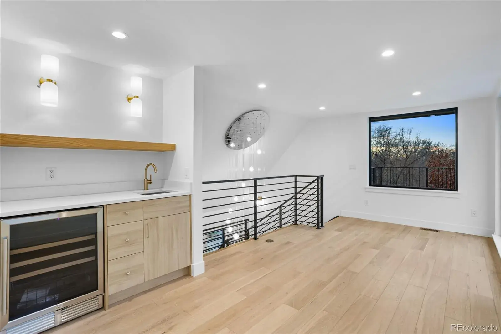 11142025150417 1600 32