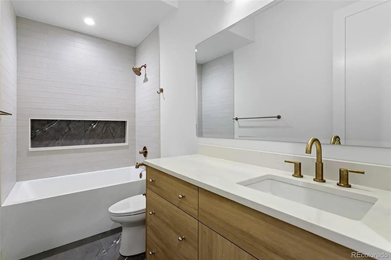 11142025150417 1600 41