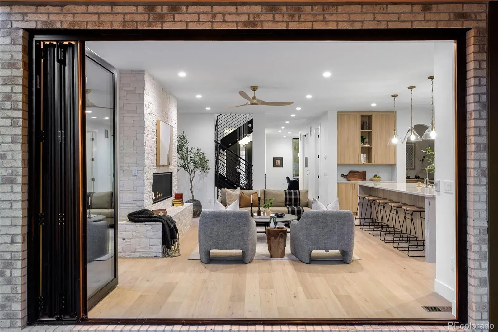 11142025150417 1600 43