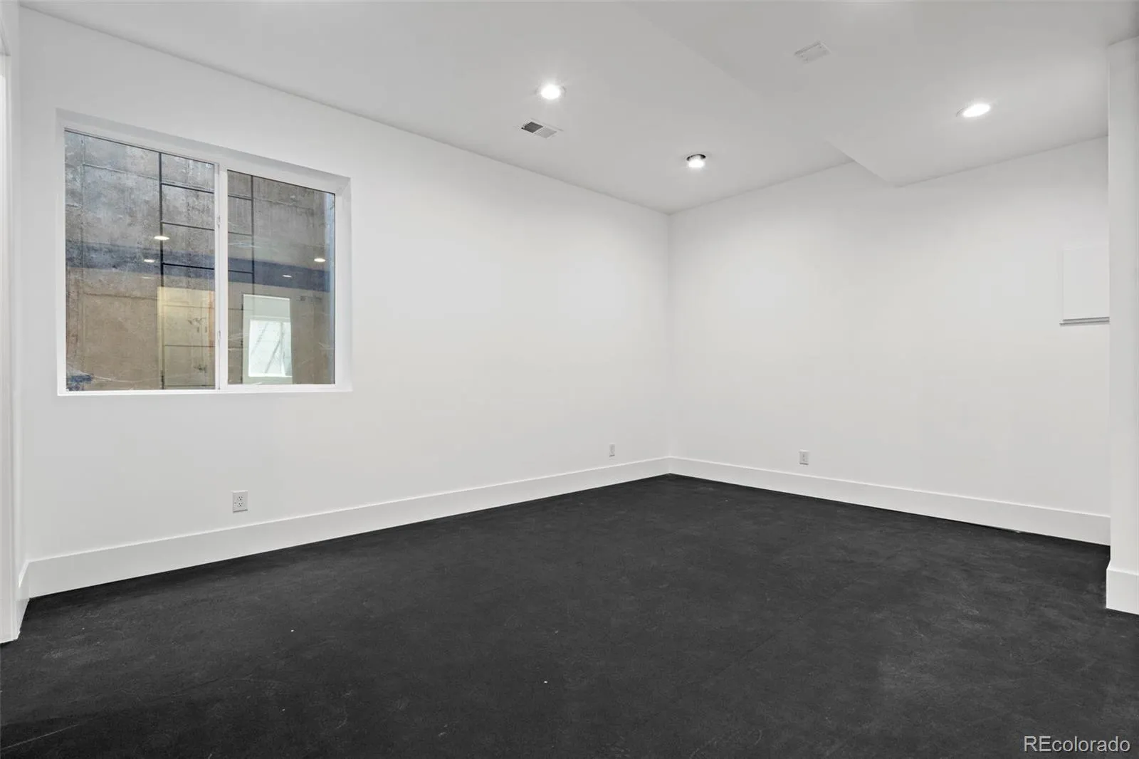 959 S Vine Street Denver CO 80209 MLS #REC7342061 05082026155129 1600 32