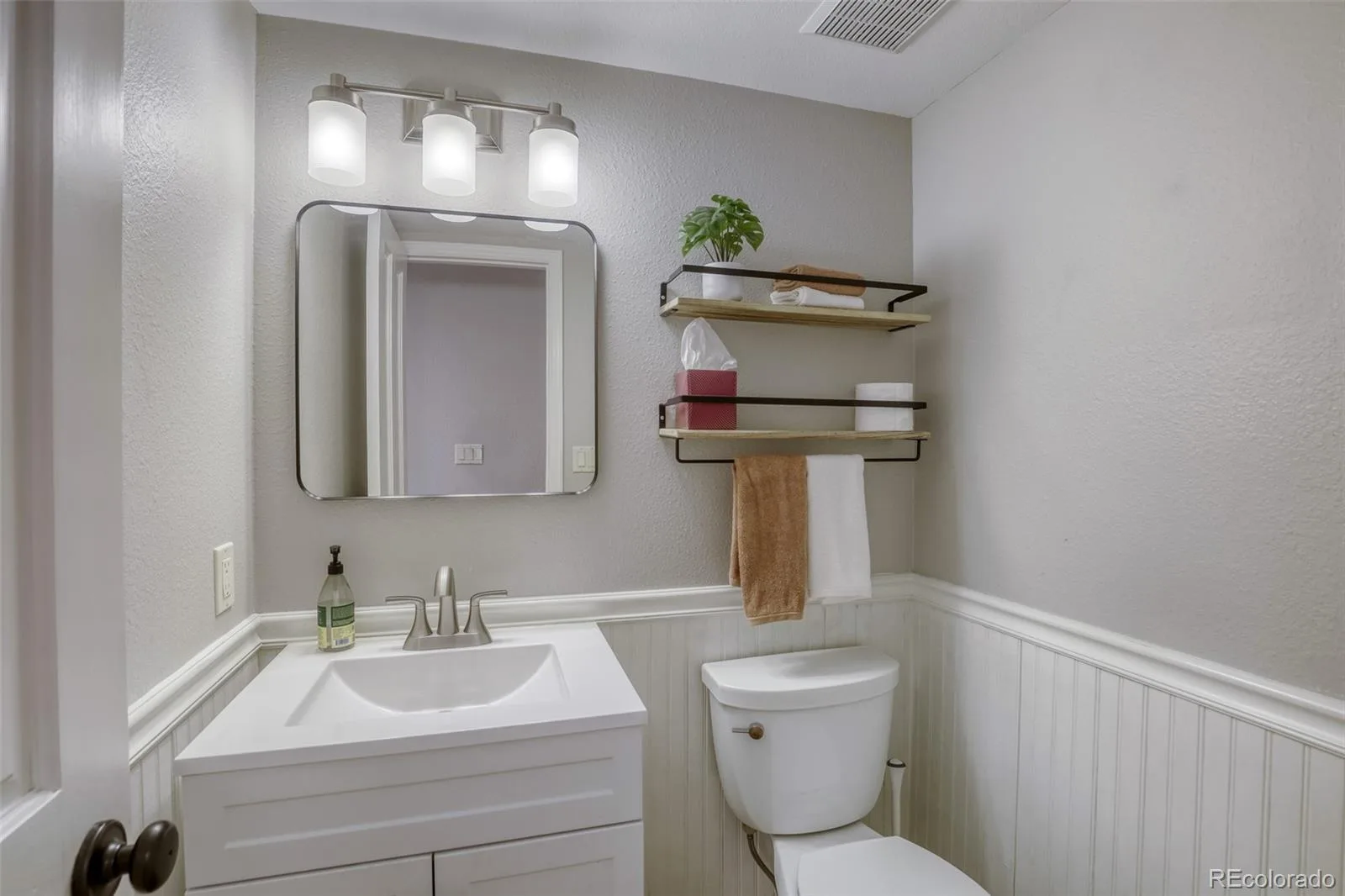 5226 S Jellison Street Littleton CO 80123 | MLS #REC7350263 08172026145806 1600 13