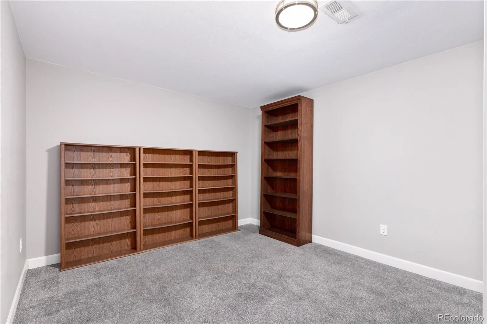 6807 S Riverwood Way Aurora CO 80016 MLS #REC7352689 05142026221032 1600 30